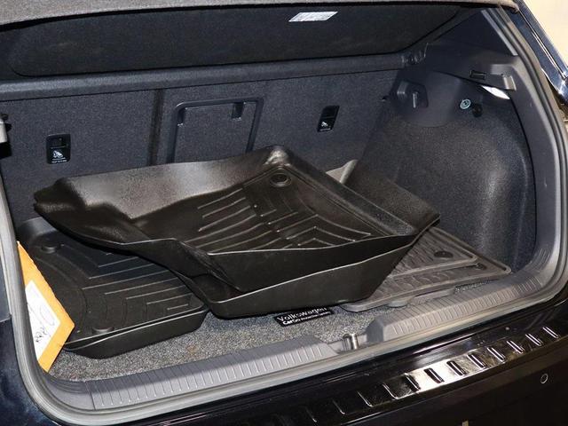 Photo of 2024 Black Volkswagen Golf R