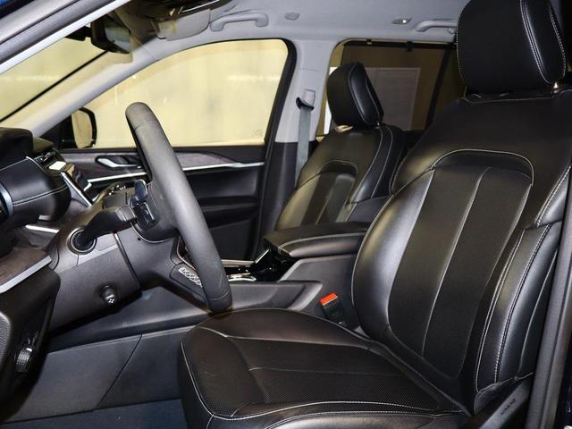 Photo of 2023 Midnight Sky Jeep Grand Cherokee