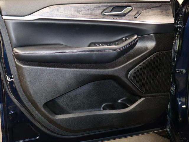 Photo of 2023 Midnight Sky Jeep Grand Cherokee