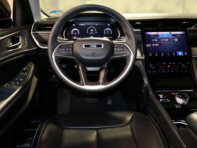Photo of 2023 Midnight Sky Jeep Grand Cherokee