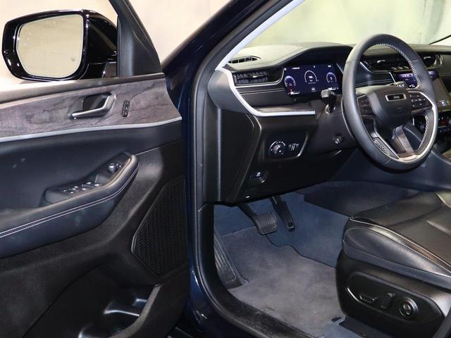 Photo of 2023 Midnight Sky Jeep Grand Cherokee