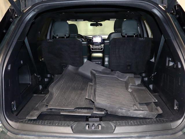 Photo of 2022 FORGED GREEN METALLIC Ford Explorer