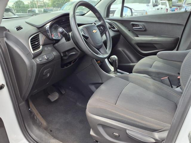 Photo of 2020 Summit White Chevrolet Trax
