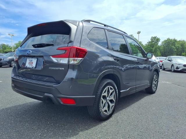 Photo of 2021 Magnetite Gray Metallic Subaru Forester