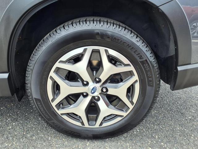 Photo of 2021 Magnetite Gray Metallic Subaru Forester