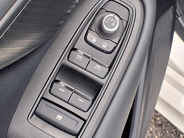 Photo of 2022 Crystal White Pearl Subaru Legacy