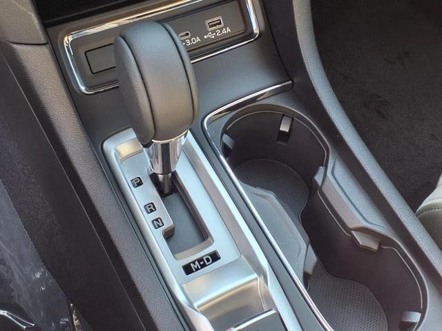 Photo of 2025 Crystal White Pearl Subaru Ascent