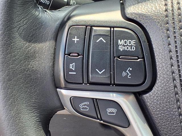 Photo of 2016 Shoreline Blue Pearl Toyota Sienna