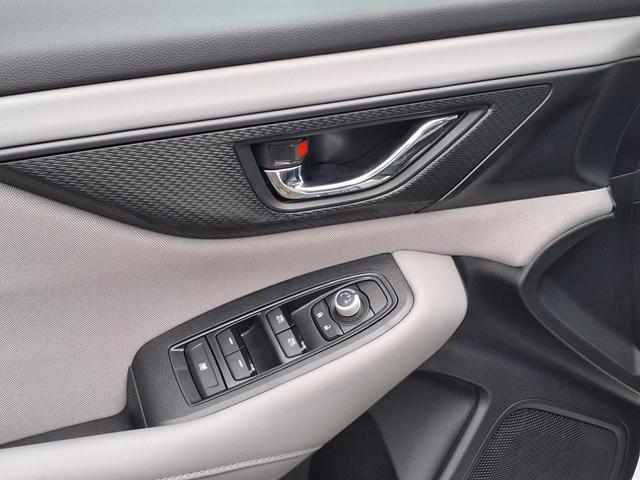 Photo of 2025 Crystal White Subaru Legacy