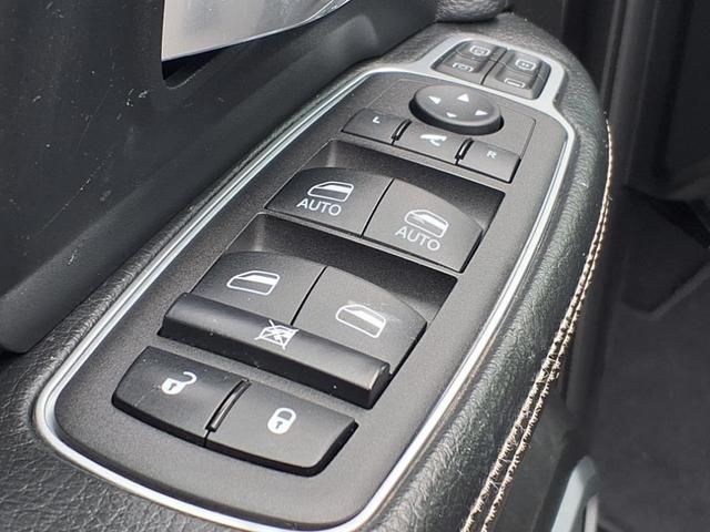 Photo of 2024 Granite Crystal Clearcoat Metallic RAM 2500