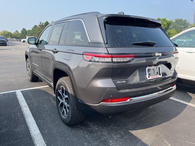 Photo of 2025 Baltic Gray Metallic Clearcoat Jeep Grand Cherokee