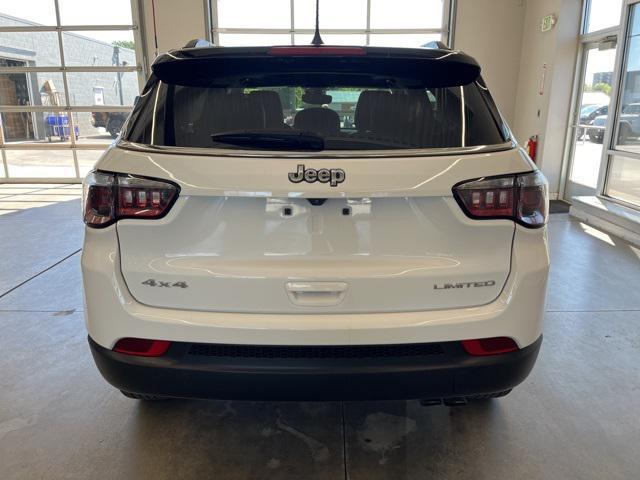 Photo of 2022 Bright White Clearcoat Jeep Compass