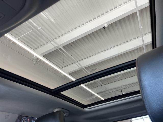 Photo of 2022 Bright White Clearcoat Jeep Compass