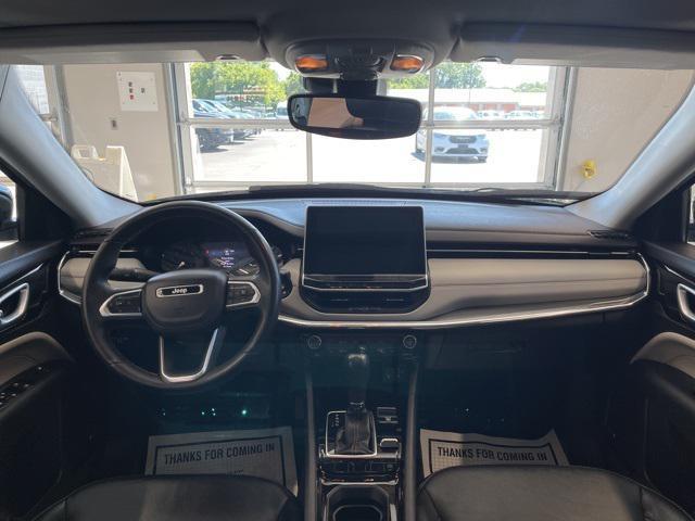 Photo of 2022 Bright White Clearcoat Jeep Compass