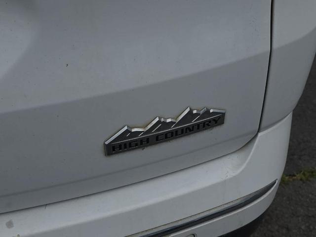 Photo of 2020 Summit White Chevrolet Traverse