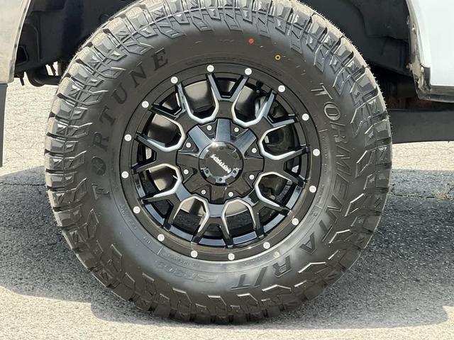 Photo of 2022 Oxford White Ford F-350