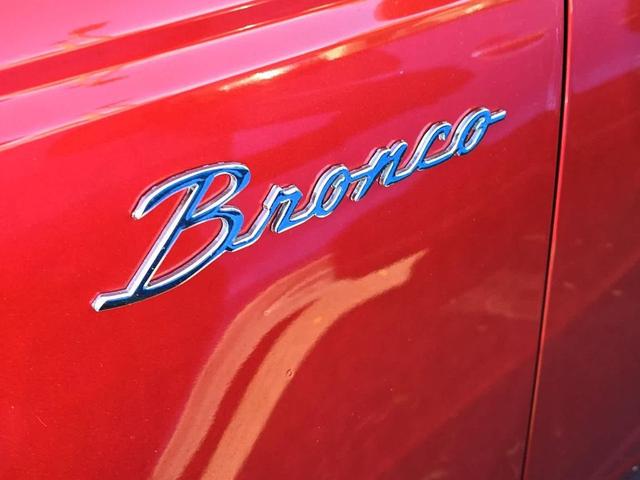 Photo of 2022 Hot Pepper Red Metallic Tinted Clearcoat Ford Bronco