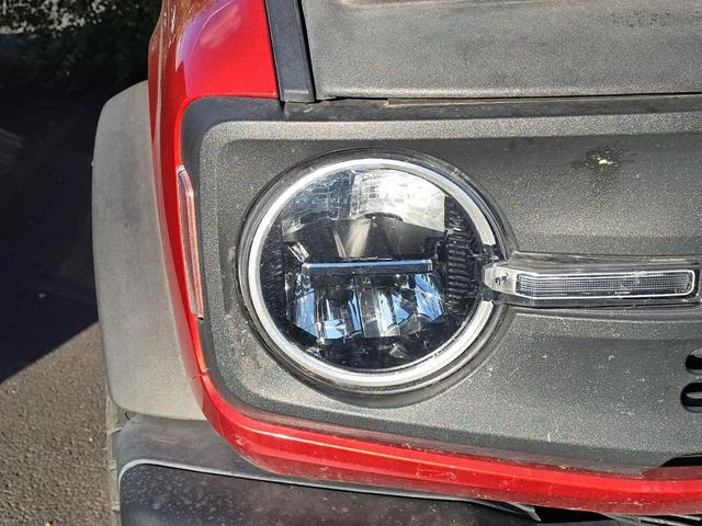 Photo of 2022 Hot Pepper Red Metallic Tinted Clearcoat Ford Bronco