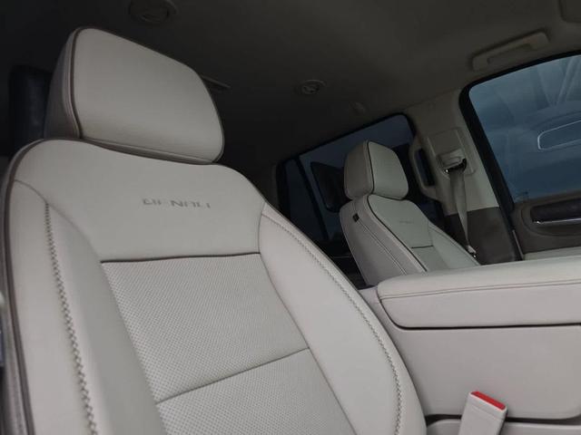 Photo of 2023 Midnight Blue Metallic GMC Yukon