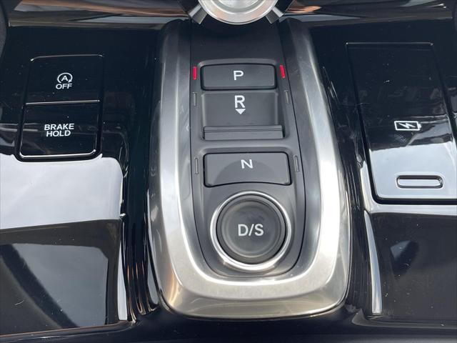 Photo of 2026 Solar Silver Metallic Acura MDX