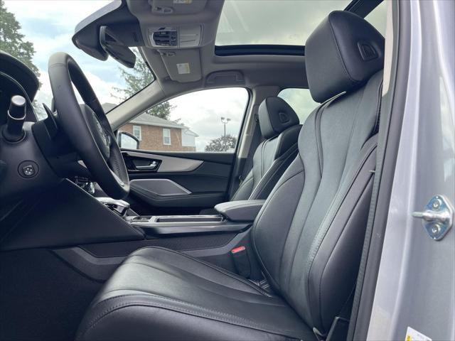 Photo of 2026 Solar Silver Metallic Acura MDX