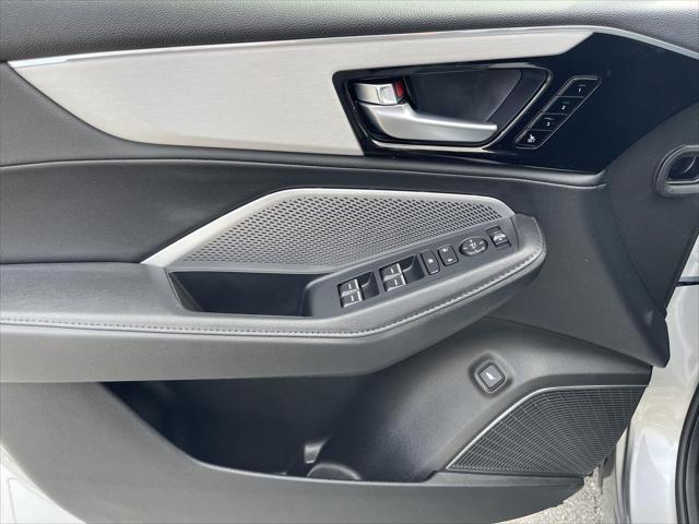 Photo of 2026 Solar Silver Metallic Acura MDX