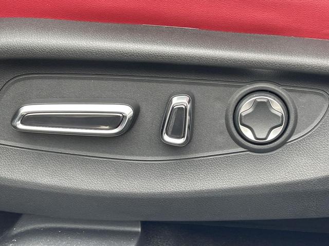 Photo of 2025 Platinum White Pearl Acura ADX