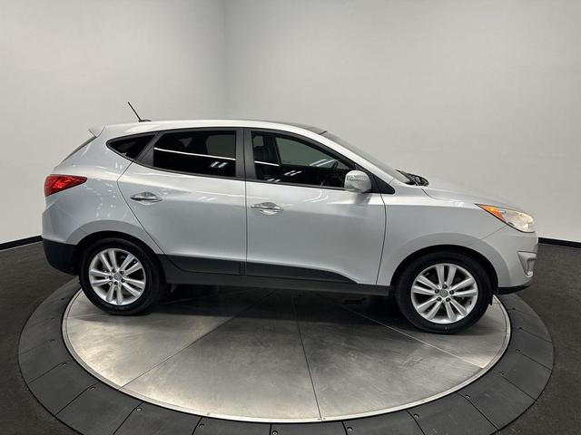 Photo of 2012 Diamond Silver Hyundai TUCSON