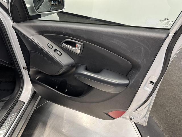 Photo of 2012 Diamond Silver Hyundai TUCSON