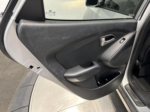 Photo of 2012 Diamond Silver Hyundai TUCSON