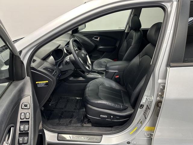 Photo of 2012 Diamond Silver Hyundai TUCSON