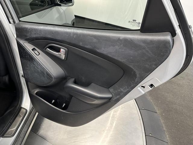 Photo of 2012 Diamond Silver Hyundai TUCSON