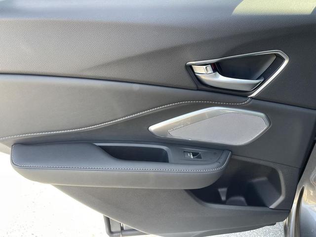 Photo of 2025 Liquid Carbon Metallic Acura RDX