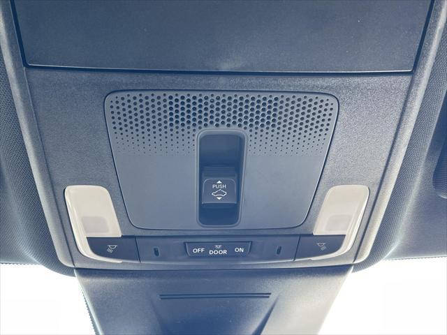 Photo of 2025 Platinum White Pearl Acura Integra