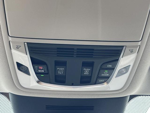 Photo of 2026 Platinum White Pearl Acura MDX