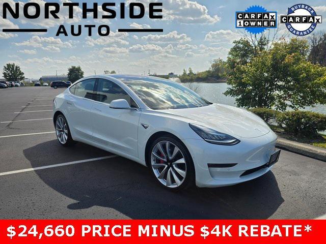 Photo of 2018 Pearl White Multi-Coat Tesla Model 3