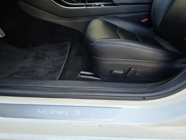 Photo of 2018 Pearl White Multi-Coat Tesla Model 3