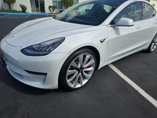 Photo of 2018 Pearl White Multi-Coat Tesla Model 3
