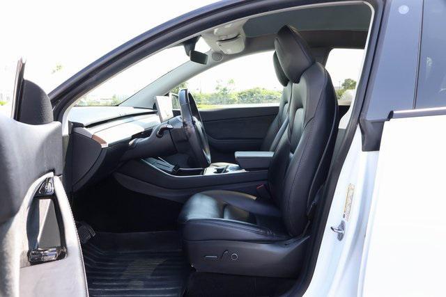 Photo of 2021 Pearl White Multi-Coat Tesla Model Y
