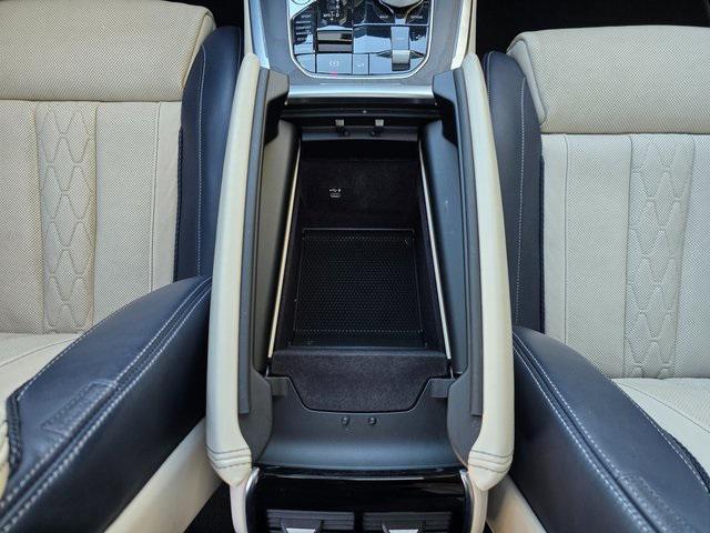 Photo of 2019 Arctic Gray Metallic BMW X7