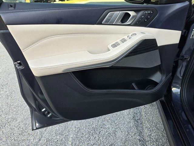 Photo of 2019 Arctic Gray Metallic BMW X7