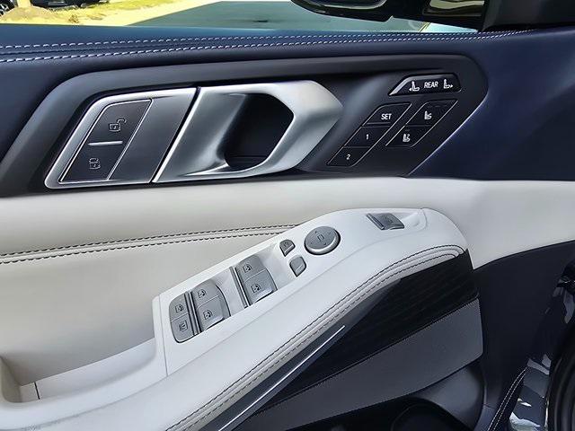 Photo of 2019 Arctic Gray Metallic BMW X7