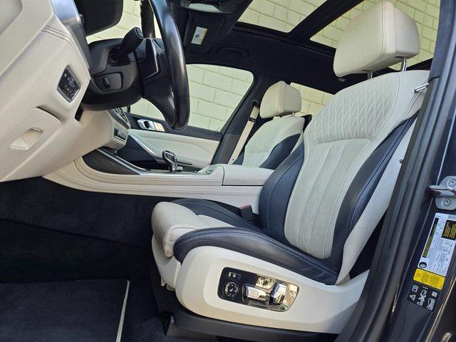 Photo of 2019 Arctic Gray Metallic BMW X7