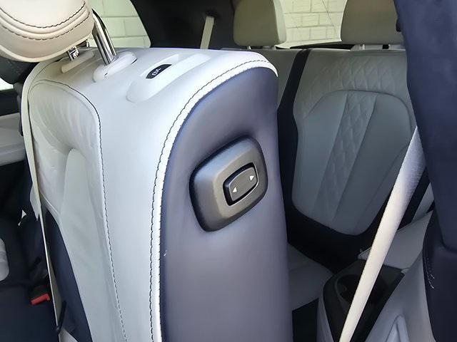 Photo of 2019 Arctic Gray Metallic BMW X7