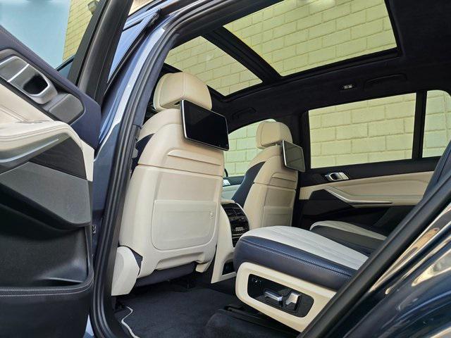 Photo of 2019 Arctic Gray Metallic BMW X7