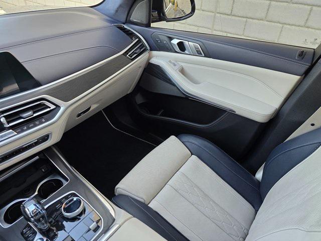 Photo of 2019 Arctic Gray Metallic BMW X7