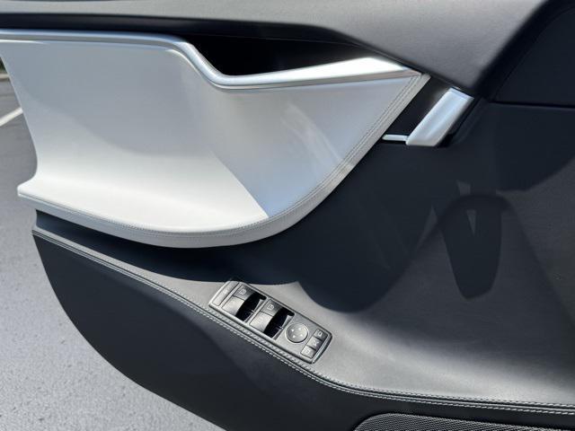 Photo of 2017 Deep Blue Metallic Tesla Model S