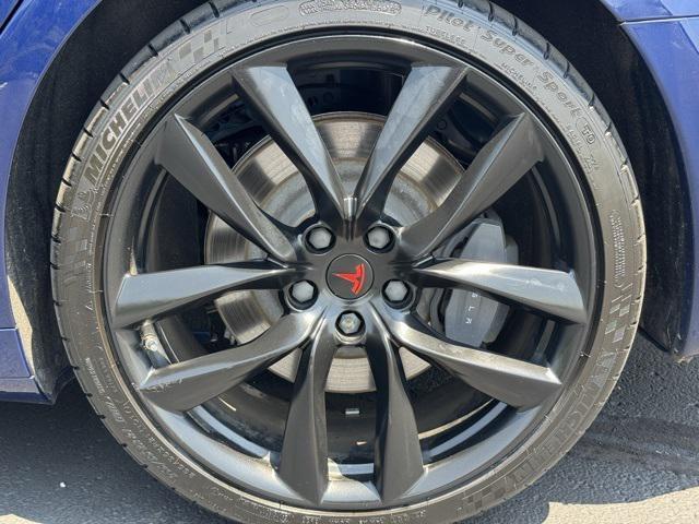 Photo of 2017 Deep Blue Metallic Tesla Model S