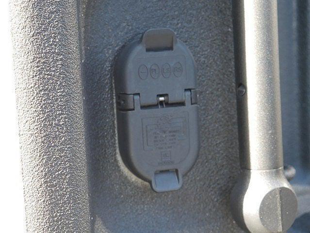 Photo of 2024 White Frost Tricoat GMC Sierra 2500