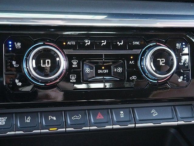 Photo of 2024 White Frost Tricoat GMC Sierra 2500